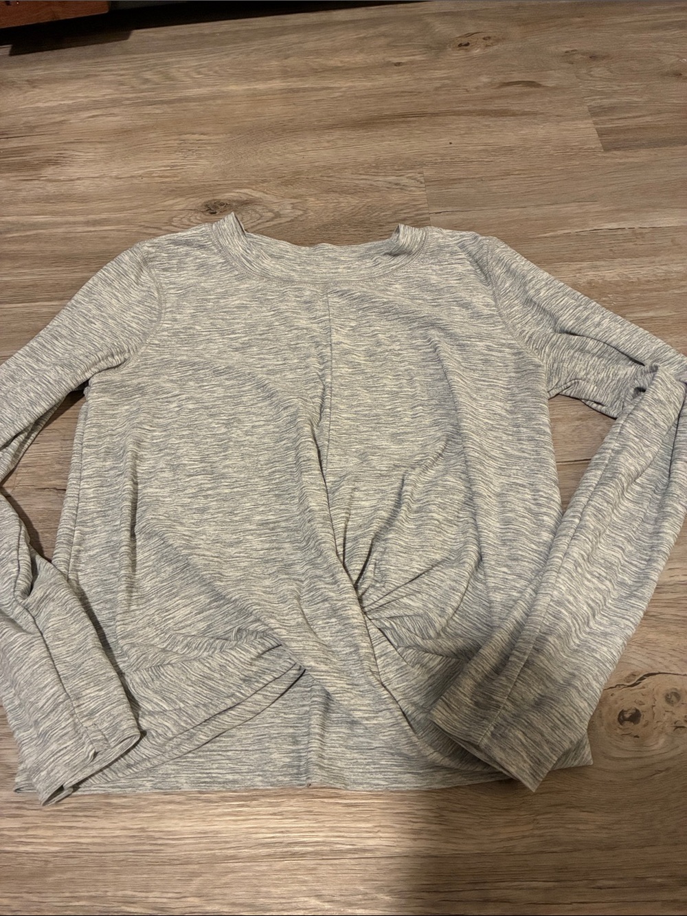 Old Navy Active Twist-Front Long Sleeve Tee
